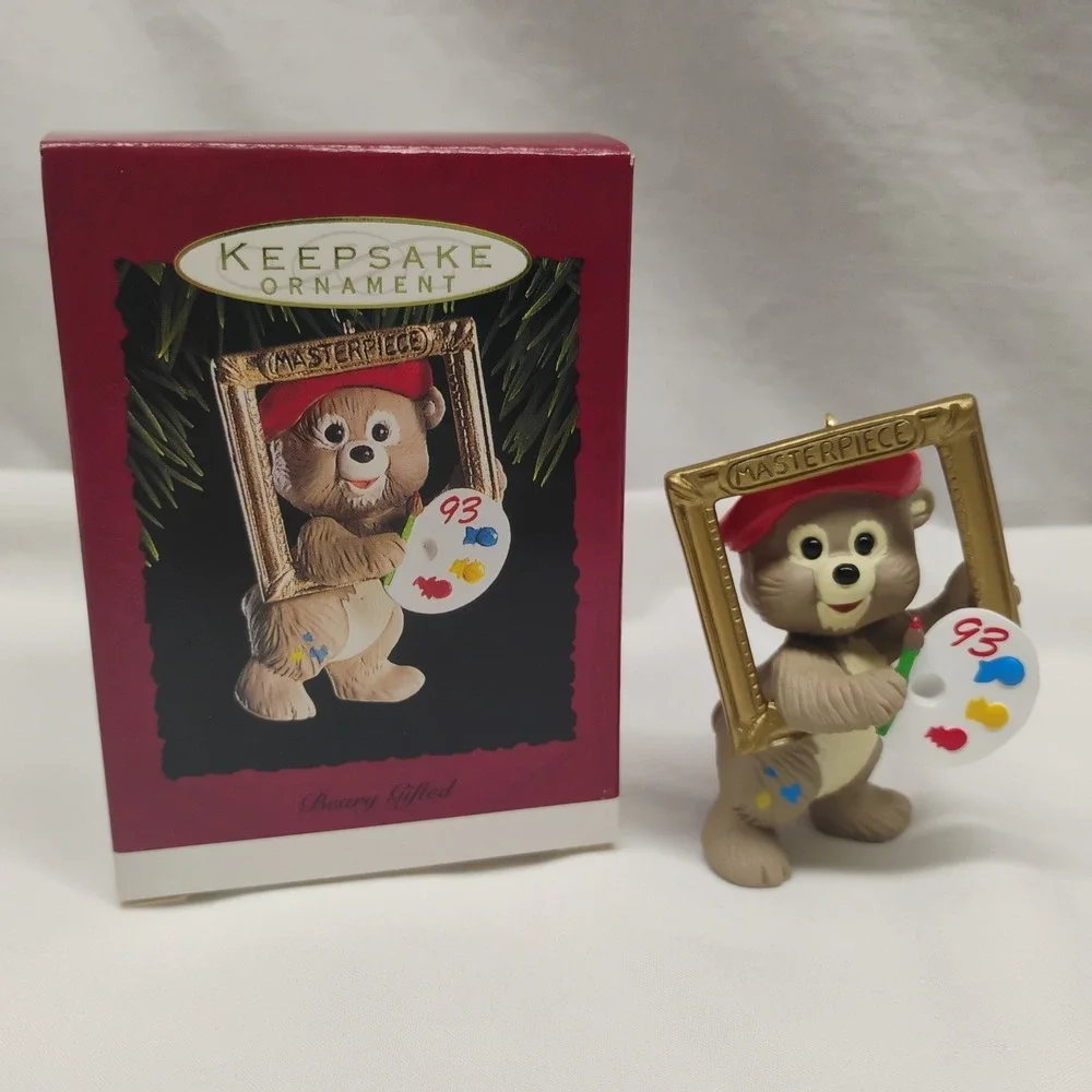 1993 Hallmark Keepsake Ornament Beary Gifted Artist Painter‎ Art Teddy Bear